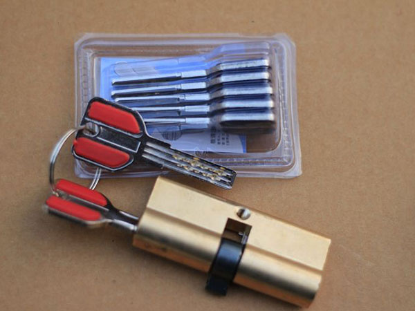 东兴24小时上门开锁公司